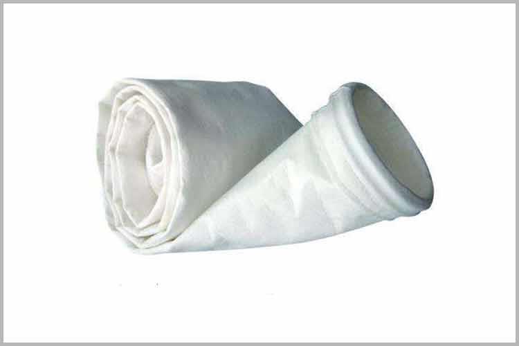 涤纶针刺集尘布袋的材料就是合成纤维、天然纤维或玻璃纤维织成的布或毡，根据需要再把布或毡缝成圆筒或扁平形滤袋